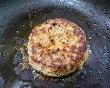 รูปขั้นตอนการทำที่ 10 ของ แฮมเบอร์เกอร์หมู (Pork burgers)