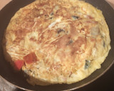 Foto del paso 3 de la receta: Tortilla de verduras y quesitos rápida