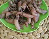 Foto langkah ke 1 dari resep Cumi asin terong cabe hijau.