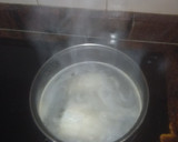 Foto del paso 1 de la receta: Bocadillo de tortilla de papas cocidas, bacalao y pimiento