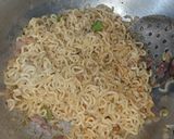 A picture of step 6 of Garlic Maggi noodles and dry potato manchurian.