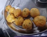 A picture of step 4 of Tomato Rasam vada.