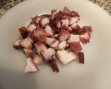 Foto del paso 2 de la receta: Salteado de pulpo con gulas y verduras