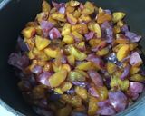Une image de l'étape 2 de Compote de prunes d'ente et pêches de vigne.