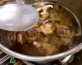 Hình bước làm 2 của món Mì Gói Khô Mực Nấm Đông Cô