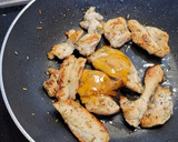 Foto del paso 2 de la receta: Ensalada de pollo y requesón con miel