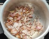 A picture of step 4 of Bhindi pyaz fry recipe.