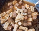 Foto langkah ke 2 dari resep Sosis Tahu Saos Asam Manis.