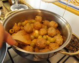 Foto del paso 3 de la receta: Albóndigas con salsa de almendra, aceitunas verdes y pasas de uva