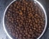 A picture of step 1 of Chana Chatpati.