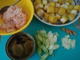 Takwa ayam cincang dengan pickled lettuce