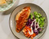 Foto langkah ke 4 dari resep Ayam Panggang Saus Barbeque dengan Salad Sayur.