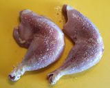 Foto del paso 1 de la receta Pollo a la pimienta con parmentier de remolacha