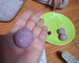 Foto langkah ke 4 dari resep Onde Onde Ubi Ungu Isi Coklat.