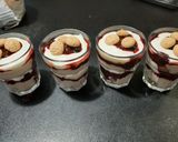 Amarettinis-erdei gyümölcsös pohárkrém recept fázis 3 fotója
