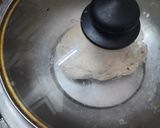 A picture of step 4 of Cheesy pizza sauce paratha.