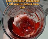 Foto langkah ke 4 dari resep Korean Strawberry Milk.