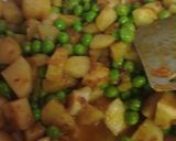 आलू मटर की सब्जी (aloo matar ki sabzi recipe in Hindi) रेसिपी चरण 2 फोटो