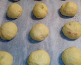 Foto del paso 4 de la receta: Bollitos de cúrcuma y mandarina con frutas confitadas