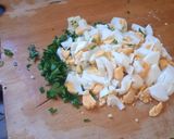 Foto del paso 2 de la receta: ENSALADA DE PAPAS HUEVO Y PEREJIL. Fácil RICO IDEAL PARA ACOMPAÑ