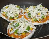 ચીઝ બર્સ્ટ બ્રેડ પીઝા (Cheese Burst Bread Pizza Recipe In Gujarati) રેસીપી સ્ટેપ4ફોટો