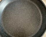 Une image de l'étape 3 de Harcha (galette de semoule).