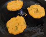A picture of step 3 of Crispy corn pancakes.
