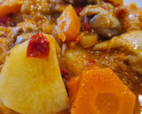 Foto del paso 5 de la receta: Estofado de pollo con patatas y zanahorias