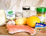Foto langkah ke 1 dari resep Fun MPASI 9m+: Steamed Cheesy Salmon.