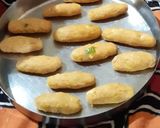 A picture of step 2 of Potato Curl Rolls.