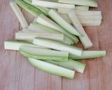 Foto del paso 1 de la receta Bastones de calabacin con hierbas provenzales