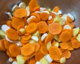 Gulyásleves recept fázis 3 fotója