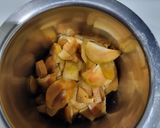 A picture of step 1 of Sapodilla thick shake.