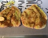 Une image de l'étape 3 de Filets de poulet marinés grillés aux épices et pesto d'herbes.