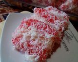 Foto langkah ke 5 dari resep Lapis singkong merah putih.