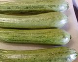 A picture of step 1 of Zucchine in pastella.