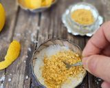 Foto del passaggio 3 della ricetta Sale integrale di Sicilia al profumo di limone