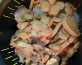 Foto del paso 1 de la receta: Corazones de merluza con champiñones con thermomix