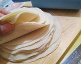 Foto langkah ke 3 dari resep Kulit siomay, dim sum dan pangsit.