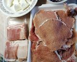 Medve sajttal. Baconnal, lilahagymával, töltött bundás karaj recept fázis 1 fotója
