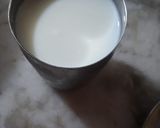 A picture of step 2 of Banana smoothie.