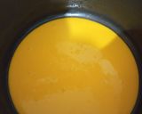 A picture of step 3 of Mango strawberry cake.