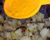 A picture of step 6 of Khaatty Aloo Ki Chat.