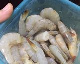 Foto langkah ke 1 dari resep Udang Saos Padang Bunga Bawang.
