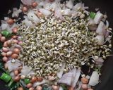 मूंग स्प्राउट्स पोहा (Mung sprouts poha recipe in Hindi) रेसिपी चरण 2 फोटो