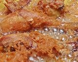 Foto langkah ke 5 dari resep Ayam Goreng Kremes.