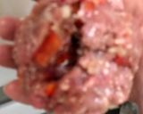 Foto del paso 2 de la receta: Bolas de carne rellenas con chorizo y tocineta
