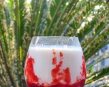 Foto langkah ke 3 dari resep Korean Strawbery Milk with Yakult.