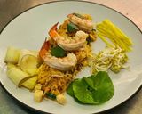 A picture of step 5 of Pad Thai with Shrimp.