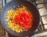 Foto del paso 2 de la receta: Arroz saborizado, mar y tierra